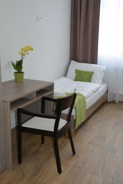 Jeleni Farma Jecmeniste Hotel Vrbovec Buitenkant foto
